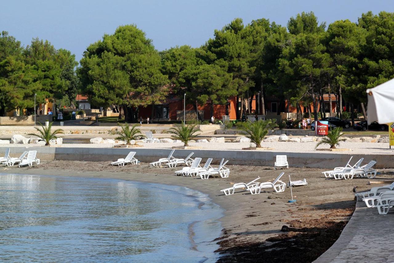Apartments With A Parking Space Umag - 7110 Exterior foto