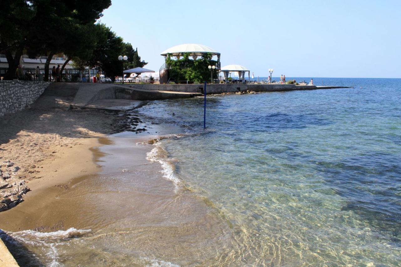 Apartments With A Parking Space Umag - 7110 Exterior foto